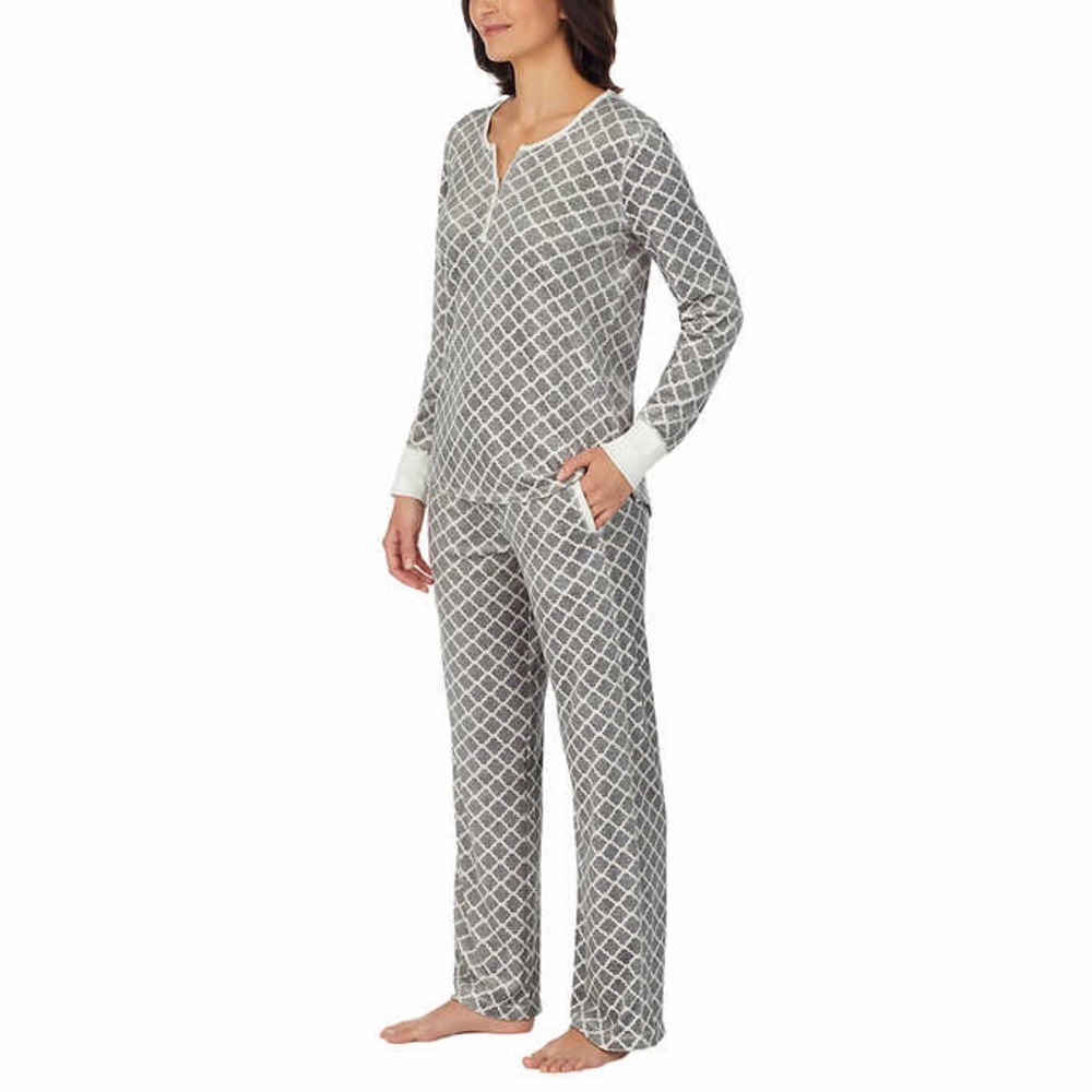 NAUTICA 2 piece Pajama Set Light Grey
Medium - Picture 3 of 5